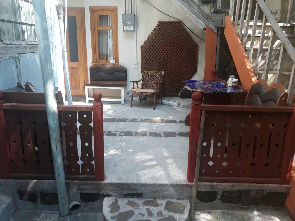 Jeki'S Apartment In Old Tbilisi Ngoại thất bức ảnh