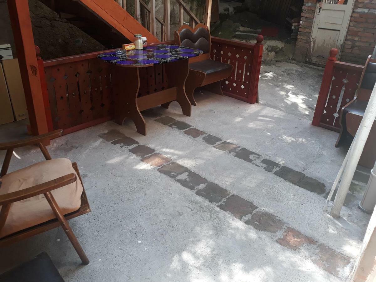 Jeki'S Apartment In Old Tbilisi Ngoại thất bức ảnh